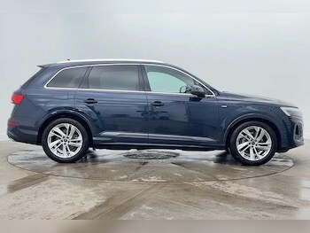 Used Audi Q7 2025 for sale - 77187529: Photo