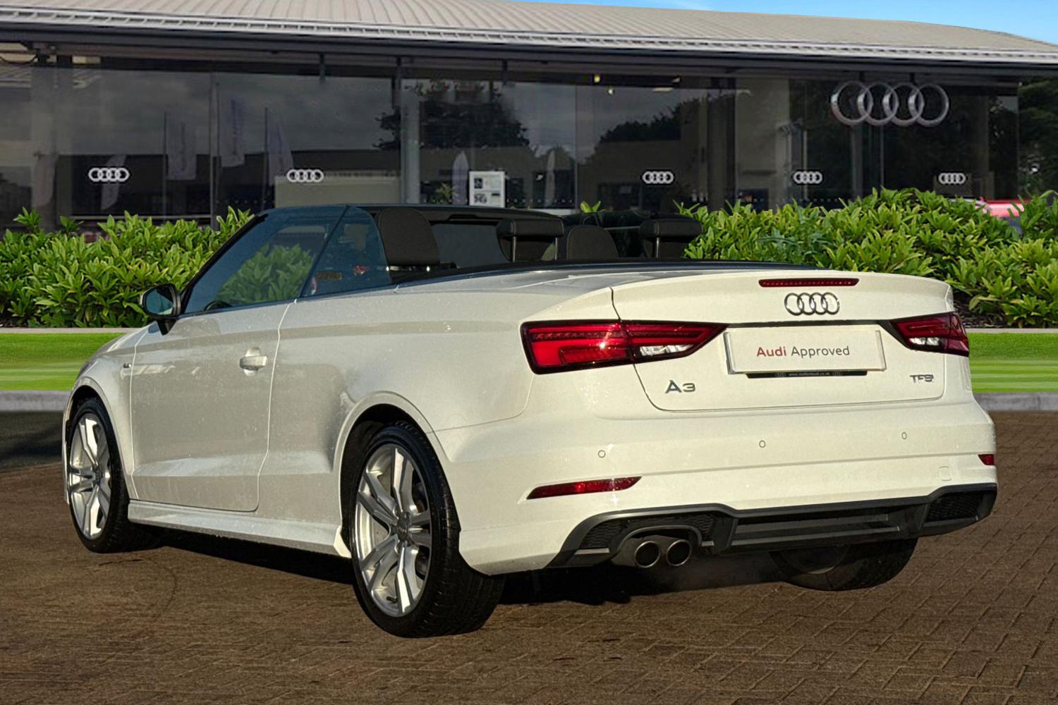 Used Audi A3 Cabriolet 2018 for sale - 76711782: Photo 2