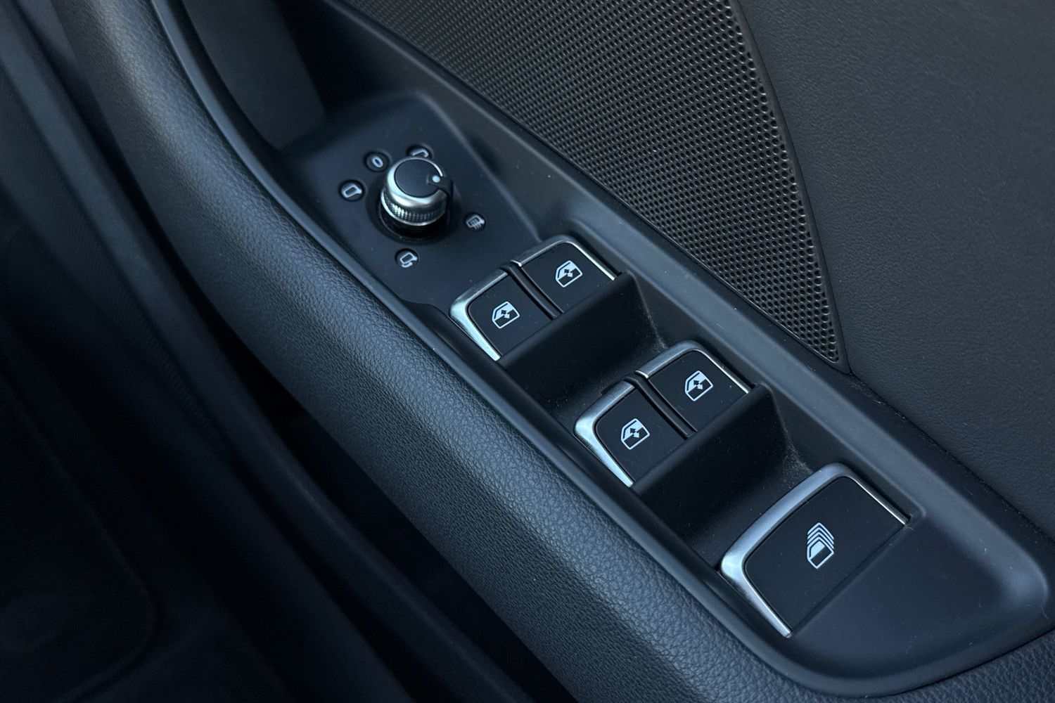 Used Audi A3 Cabriolet 2018 for sale - 76711782: Photo 38