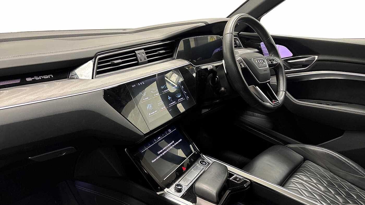 Used Audi e-tron 2022 for sale - 77834849: Photo 2