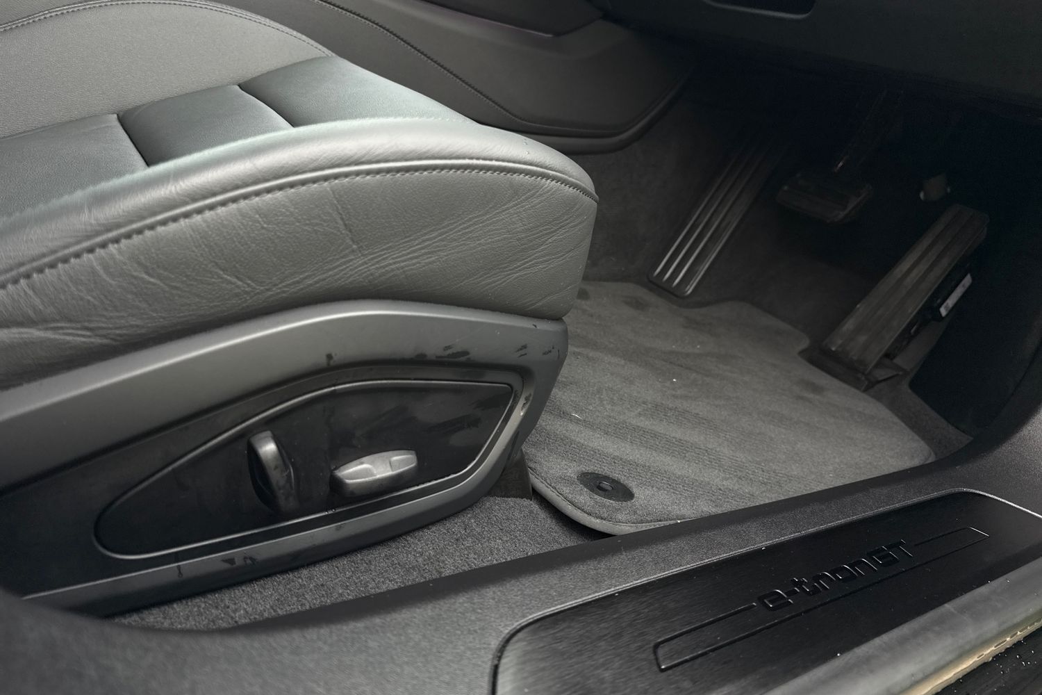 Used Audi e-tron 2023 for sale - 76836339: Photo 44