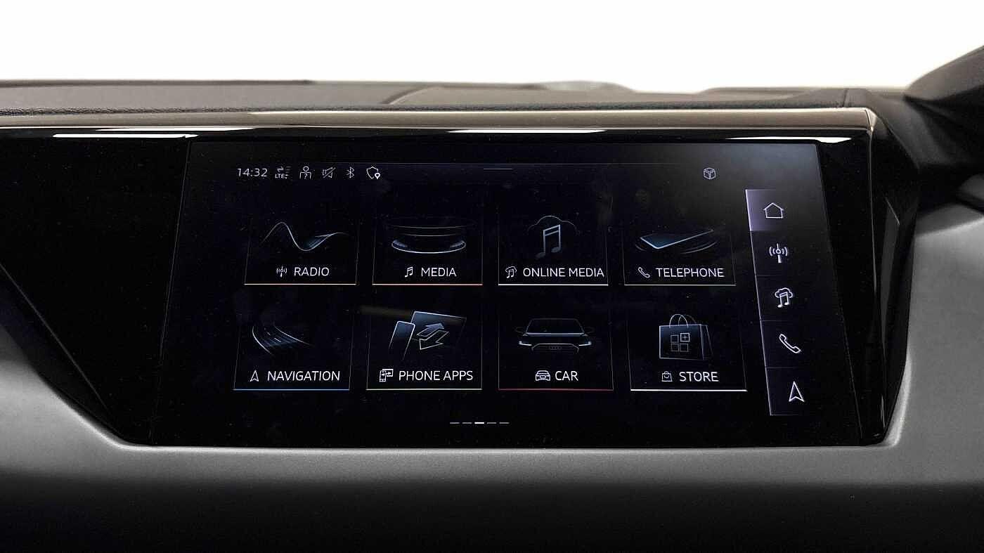 Used Audi e-tron GT 2024 for sale - 77236059: Photo 9