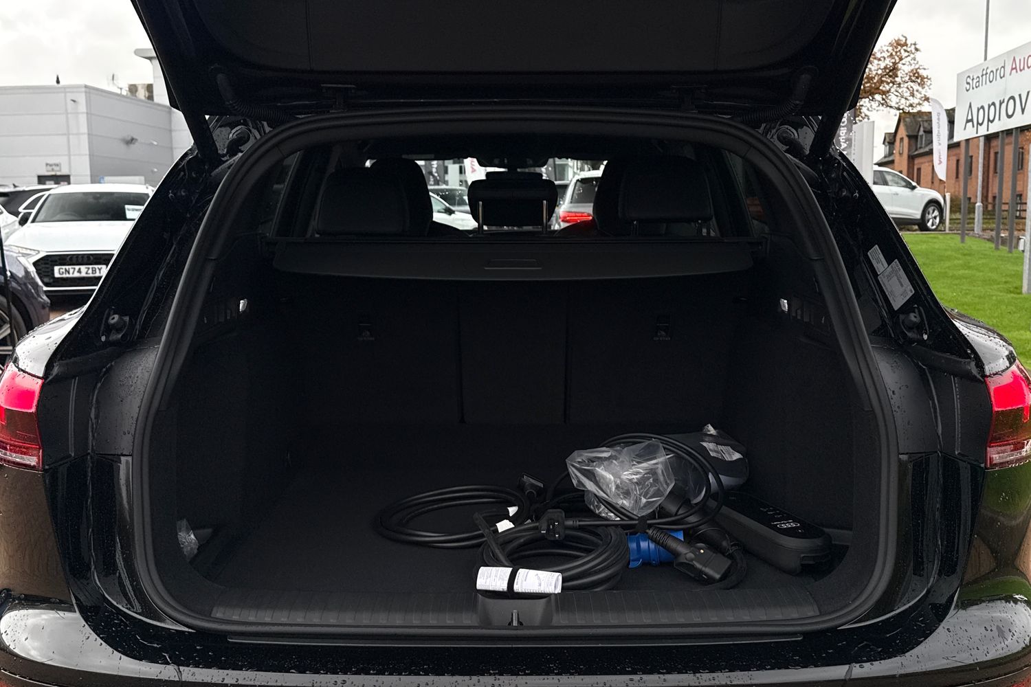 Used Audi Q6 e-tron 2025 for sale - 76654332: Photo 6