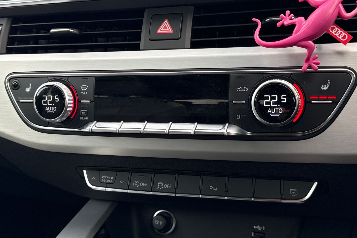 Used Audi A4 Avant 2023 for sale - 77520309: Photo 19