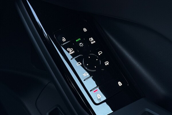 Used Audi Q6 e-tron 2025 for sale - 74937728: Photo 39