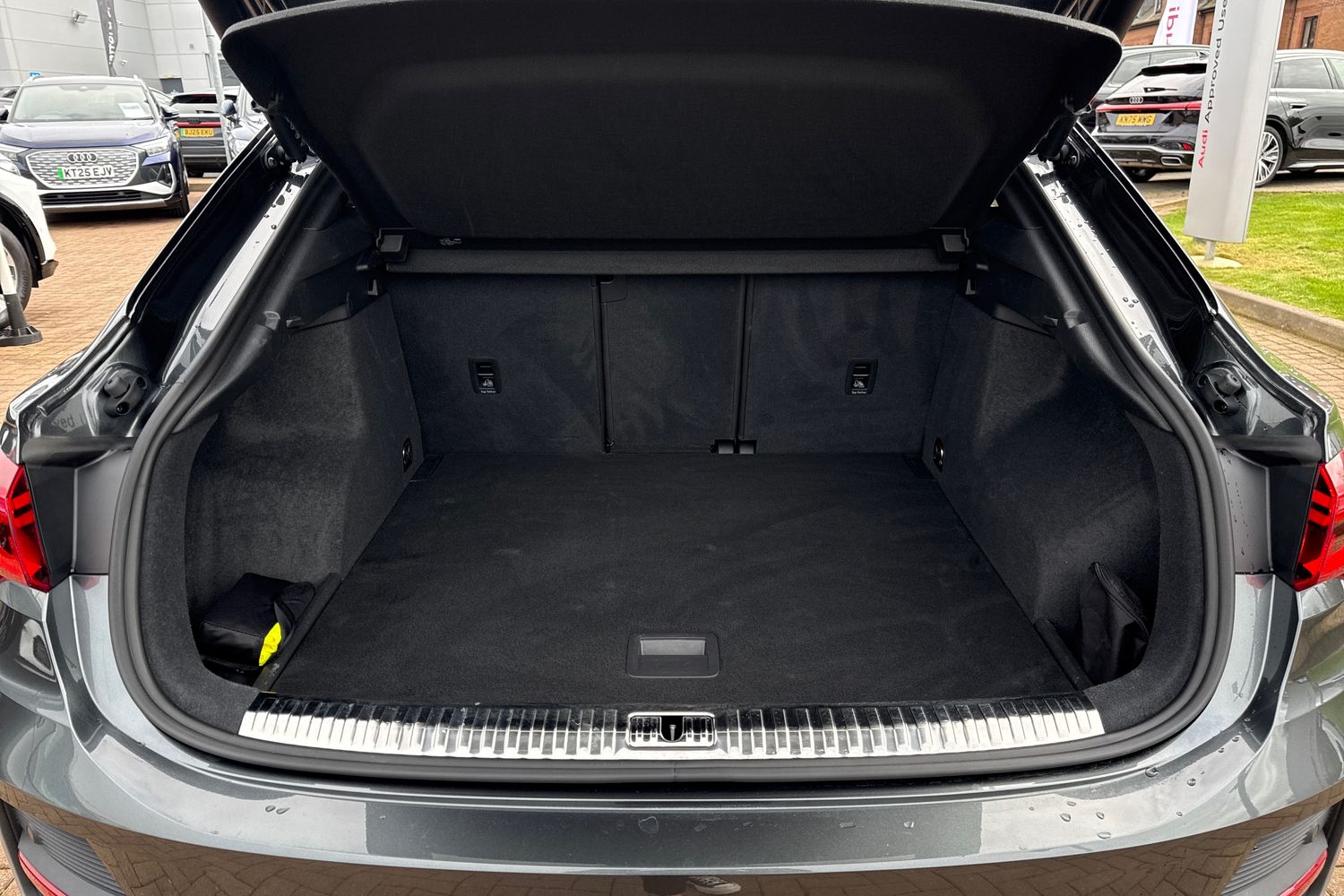 Used Audi Q3 2023 for sale - 77904484: Photo 7