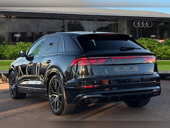Used Audi Q8 2025 for sale - 76697770: Photo