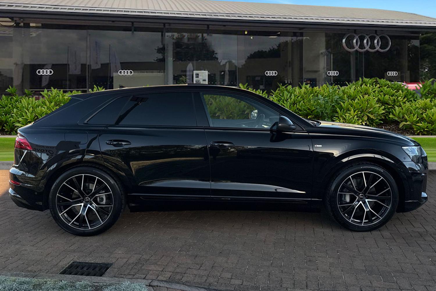 Used Audi Q8 2025 for sale - 76697770: Photo 3