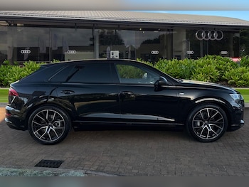 Used Audi Q8 2025 for sale - 76697770: Photo