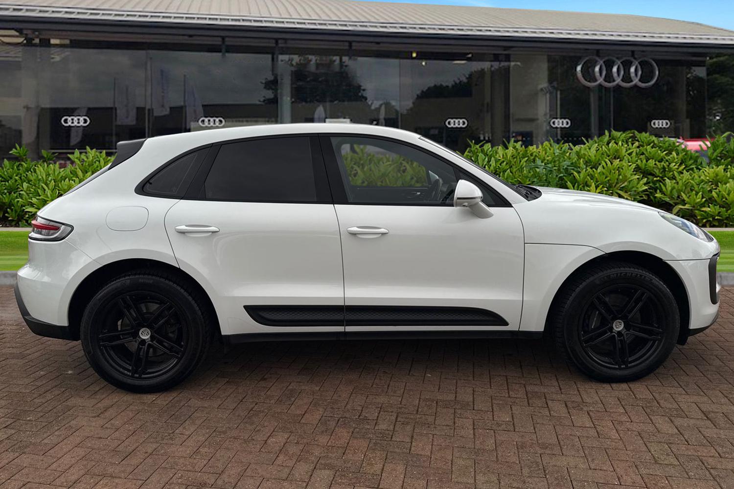 Used Porsche Macan 2023 for sale - 77415294: Photo 3