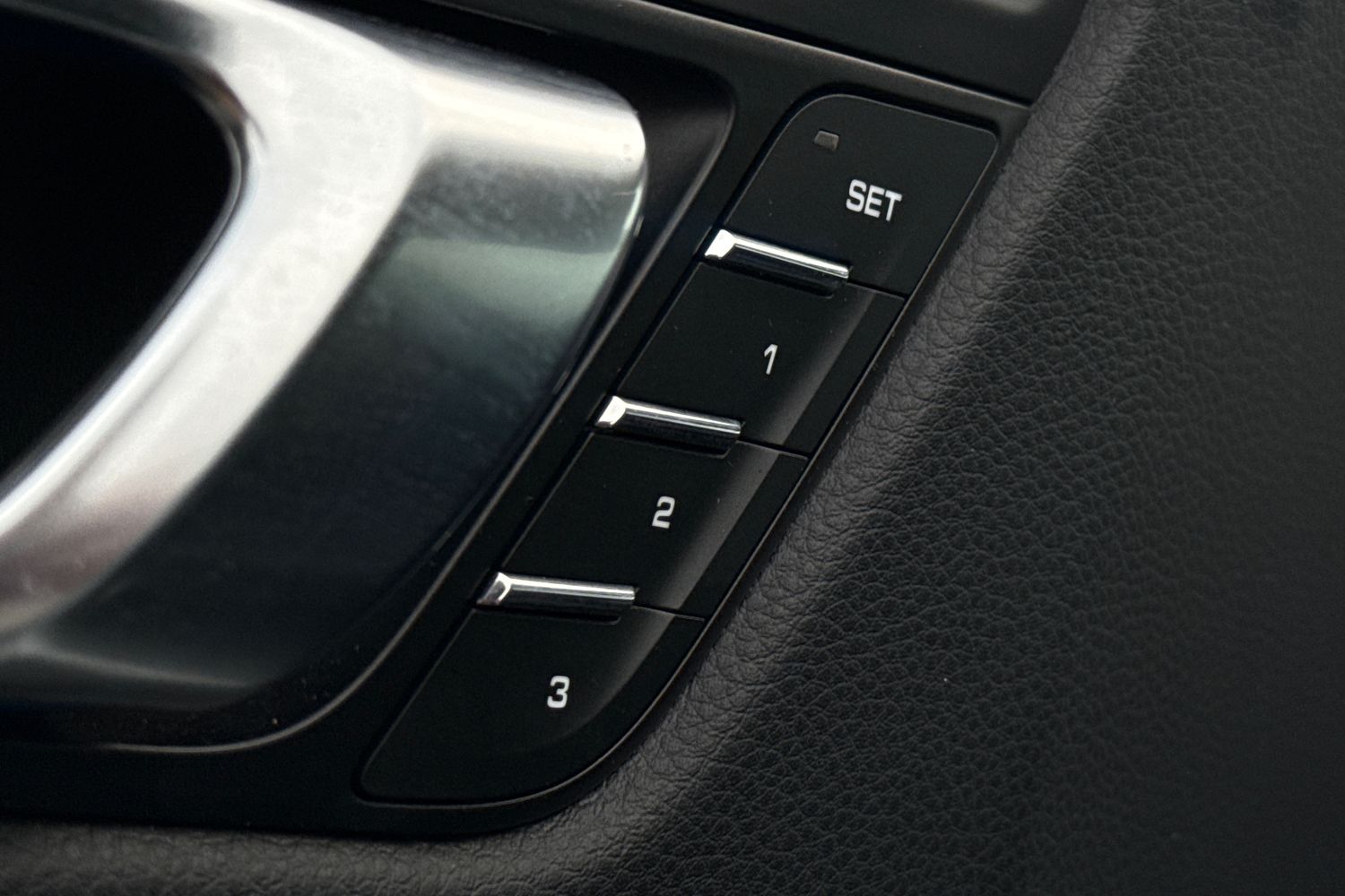 Used Porsche Macan 2023 for sale - 77415294: Photo 34