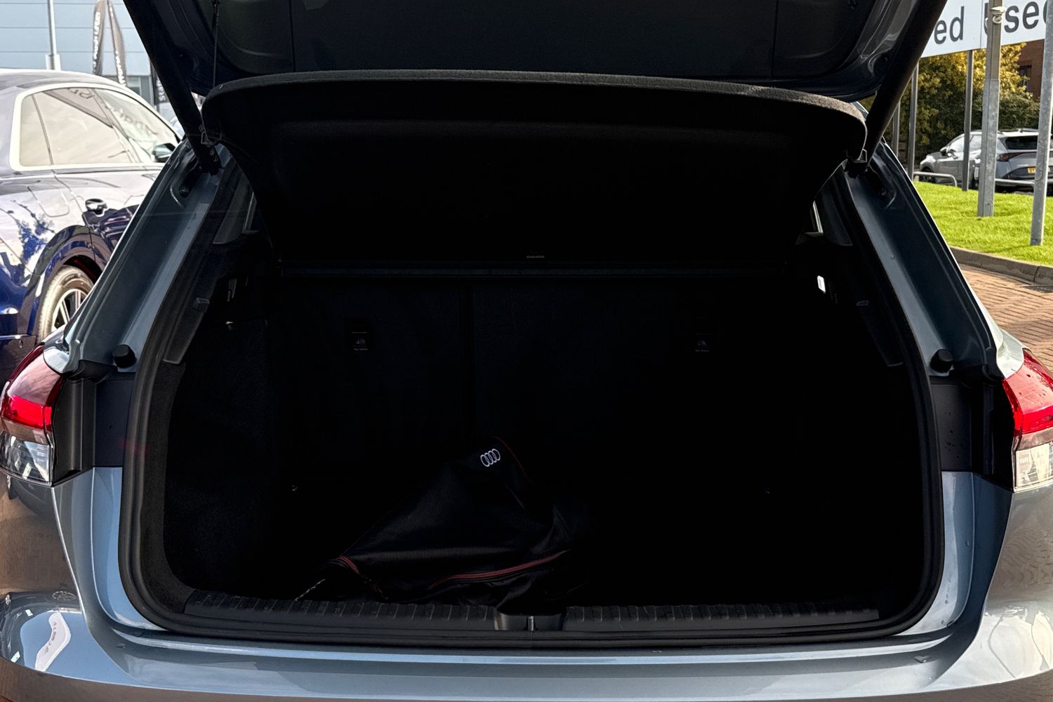 Used Audi Q4 e-tron 2023 for sale - 76401694: Photo 7