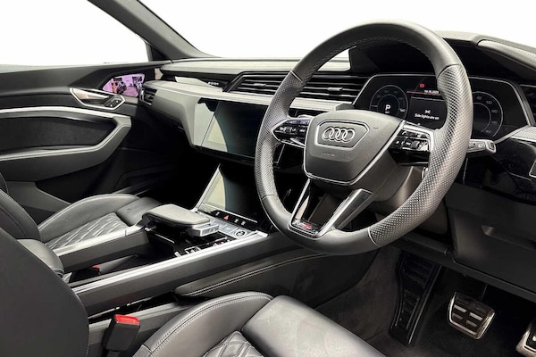Used Audi Q8 2024 for sale - 76300350: Photo 6
