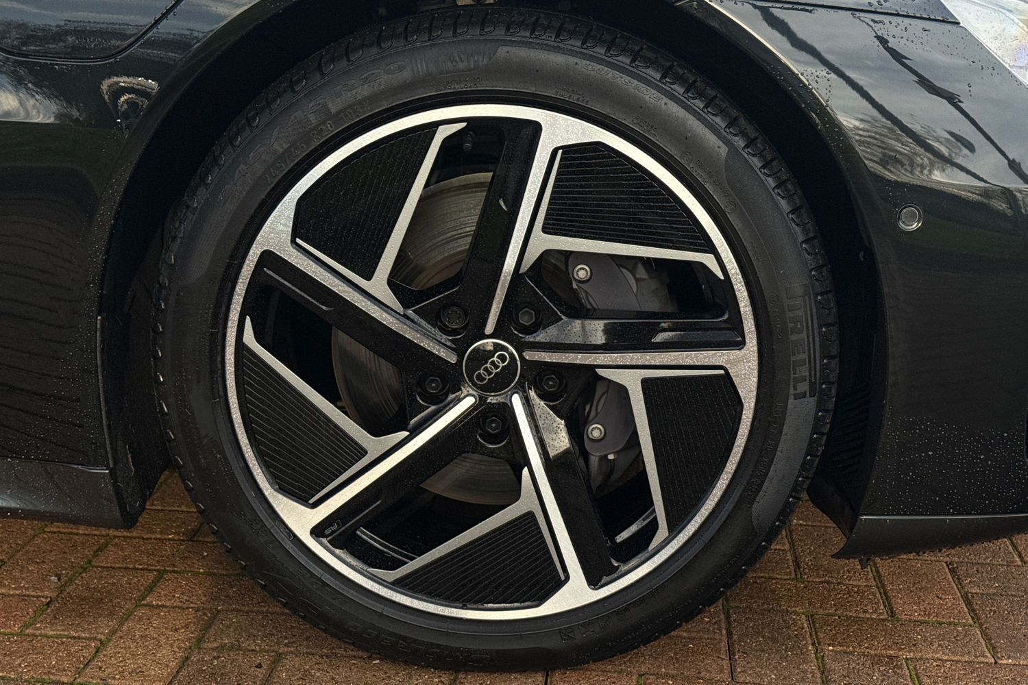 Used Audi e-tron GT 2023 for sale - 76909369: Photo 11