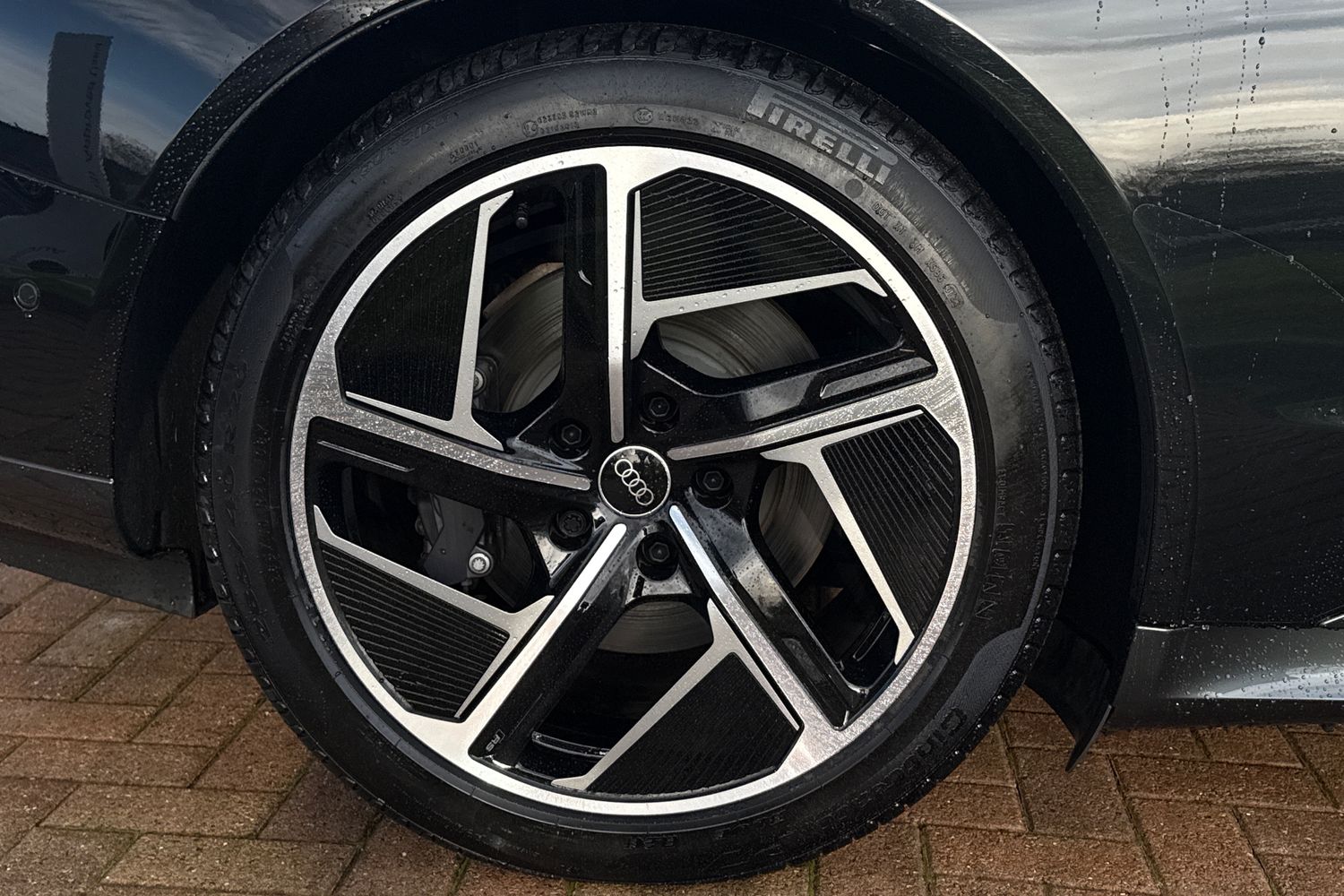 Used Audi e-tron GT 2023 for sale - 76909369: Photo 12