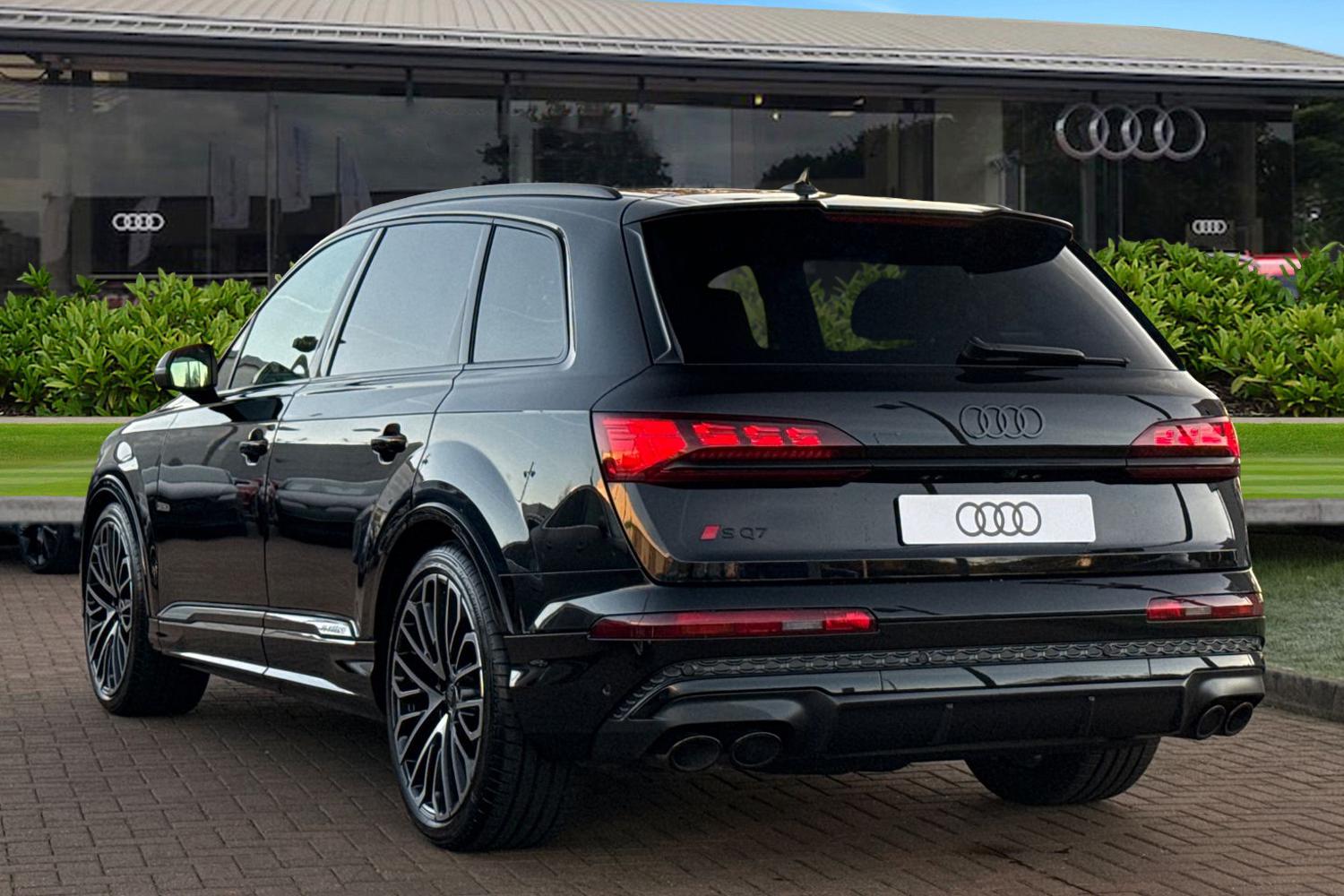 Used Audi SQ7 2025 for sale - 76654247: Photo 2