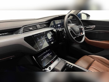 Used Audi e-tron 2022 for sale - 76194077: Photo 2