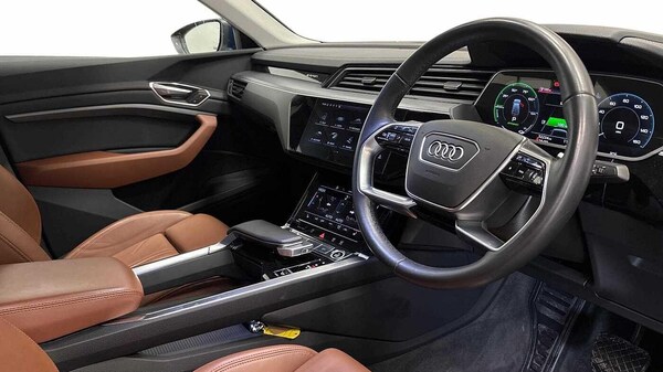 Used Audi e-tron 2022 for sale - 76194077: Photo 7