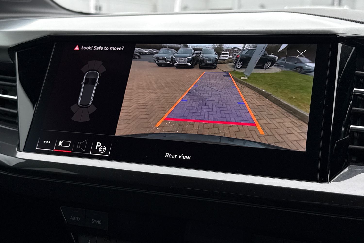 Used Audi Q4 e-tron 2023 for sale - 77692315: Photo 44