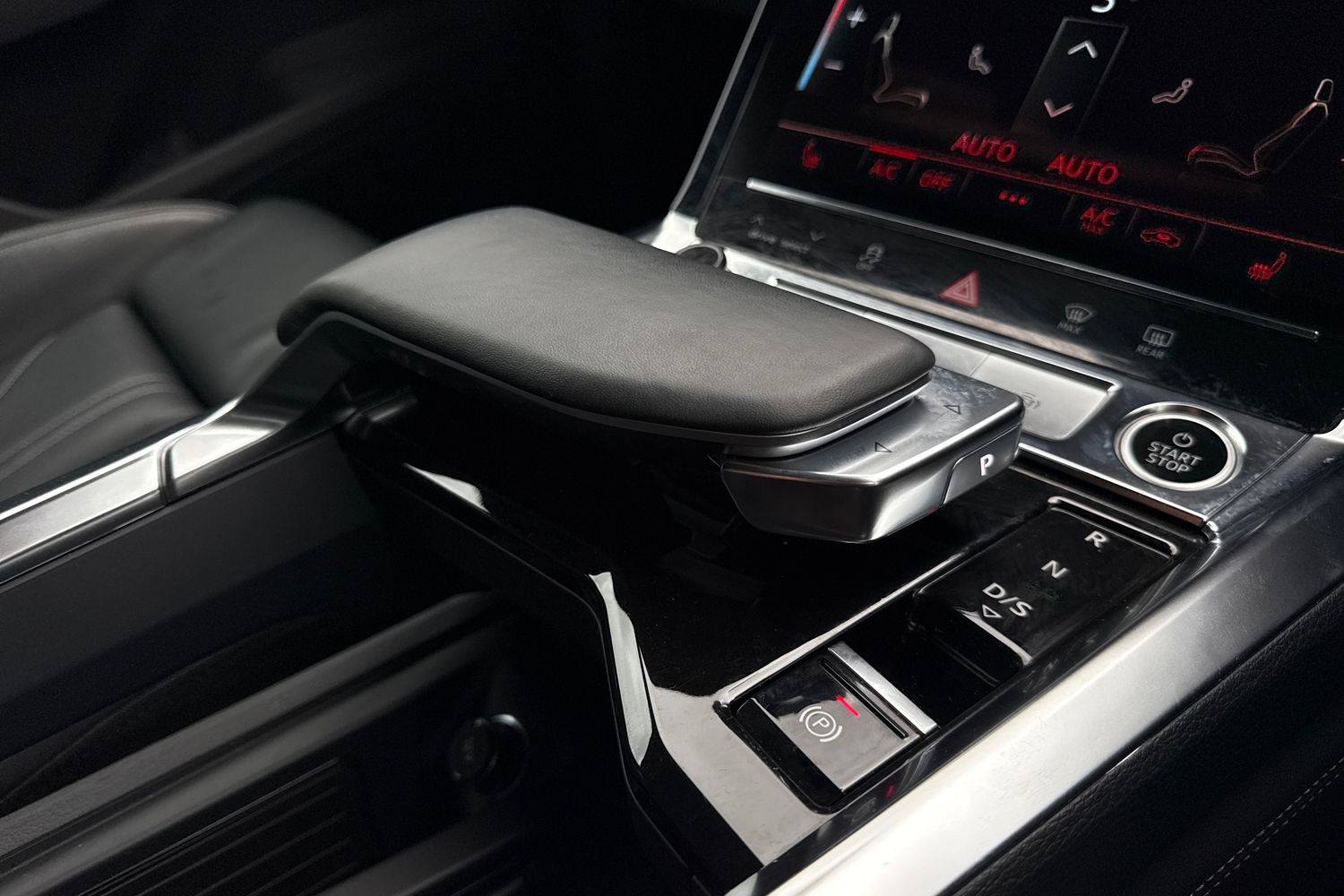 Used Audi Q8 e-tron 2024 for sale - 76171176: Photo 23
