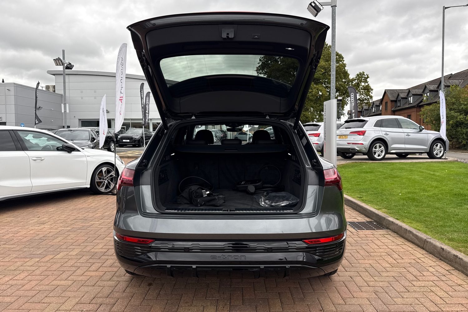 Used Audi Q8 e-tron 2024 for sale - 76171176: Photo 38
