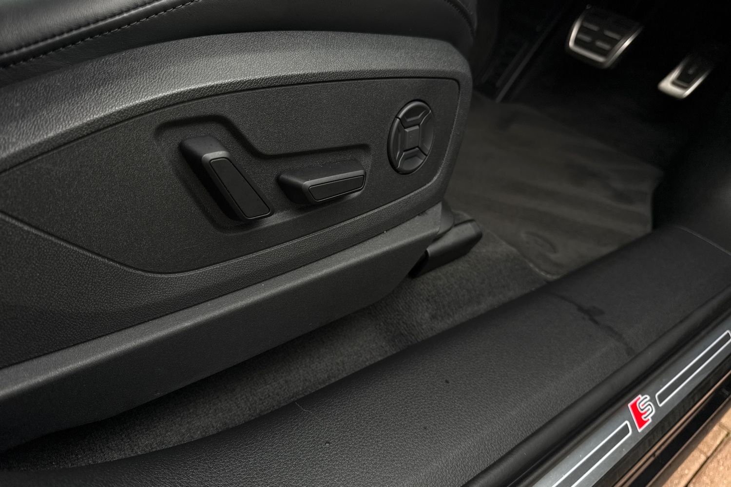 Used Audi Q8 e-tron 2024 for sale - 76171176: Photo 45