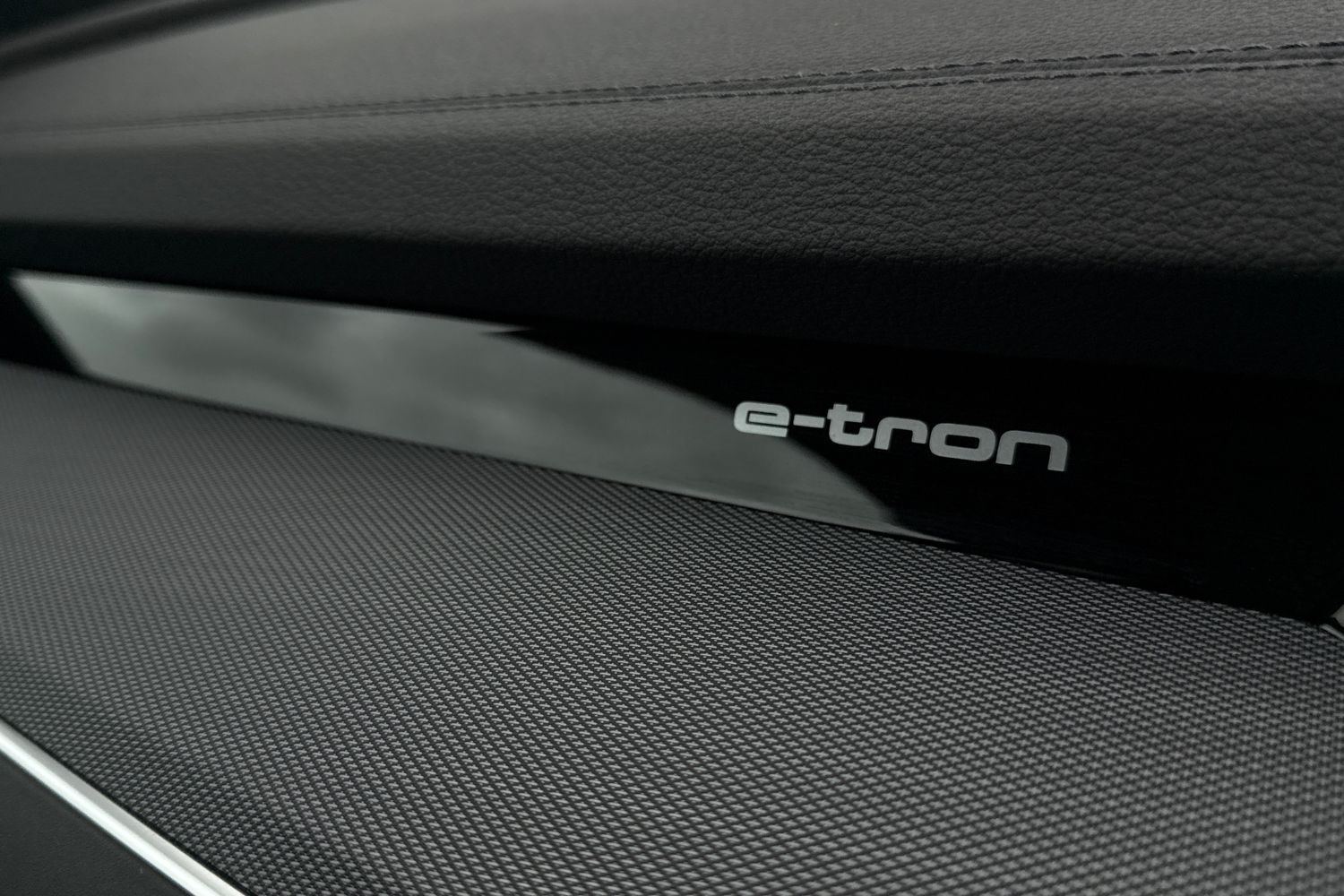 Used Audi Q8 e-tron 2024 for sale - 76171176: Photo 61