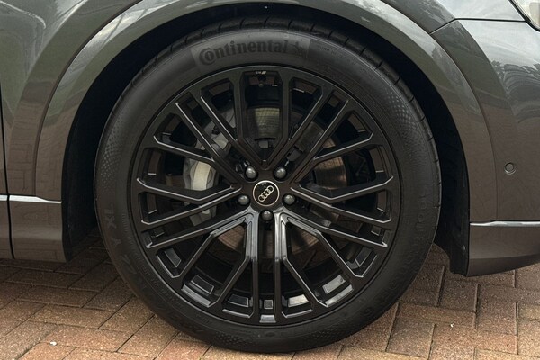 Used Audi Q8 2025 for sale - 76304671: Photo 11