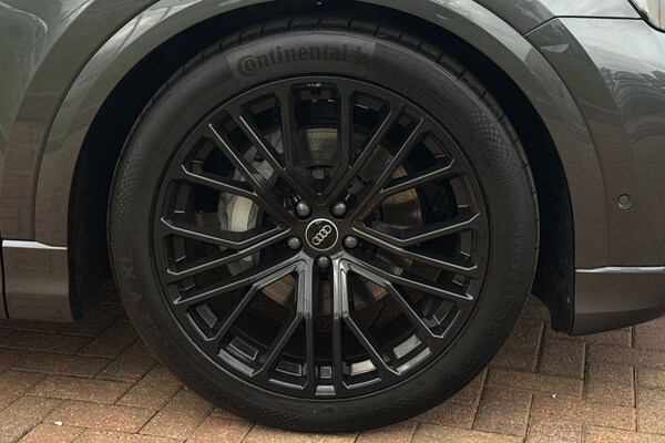 Used Audi Q8 2025 for sale - 76304671: Photo 13