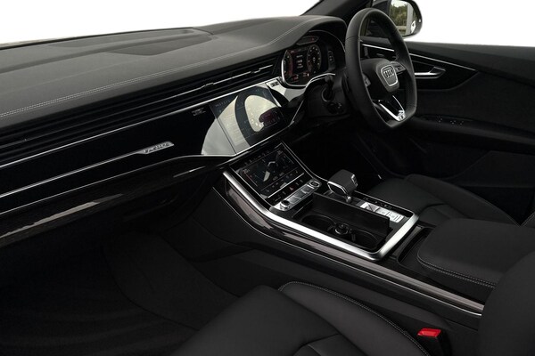 Used Audi Q8 2025 for sale - 76304671: Photo 15