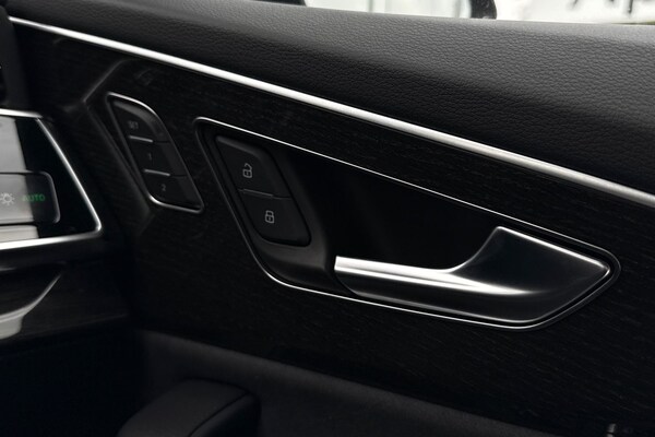 Used Audi Q8 2025 for sale - 76304671: Photo 21