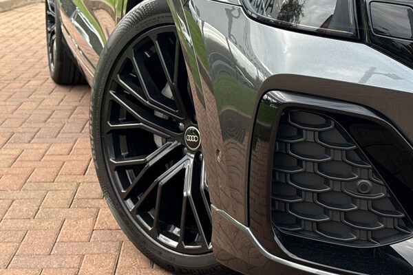 Used Audi Q8 2025 for sale - 76304671: Photo 26