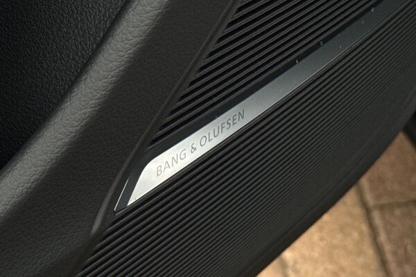 Used Audi Q8 2025 for sale - 76304671: Photo 36
