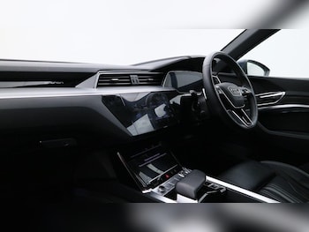 Used Audi Q8 e-tron 2023 for sale - 75582524: Photo