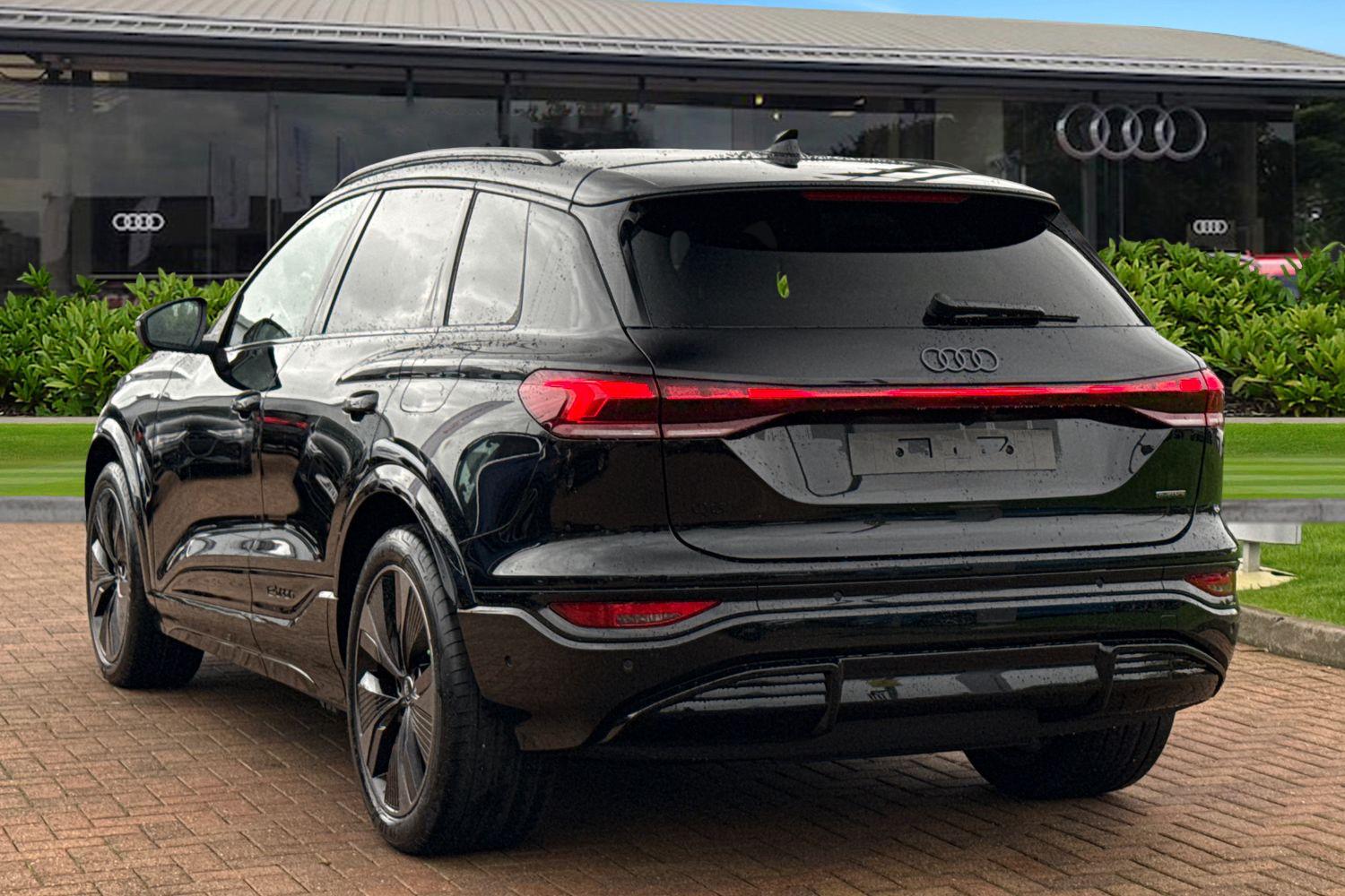 Used Audi Q6 e-tron 2025 for sale - 76654231: Photo 2