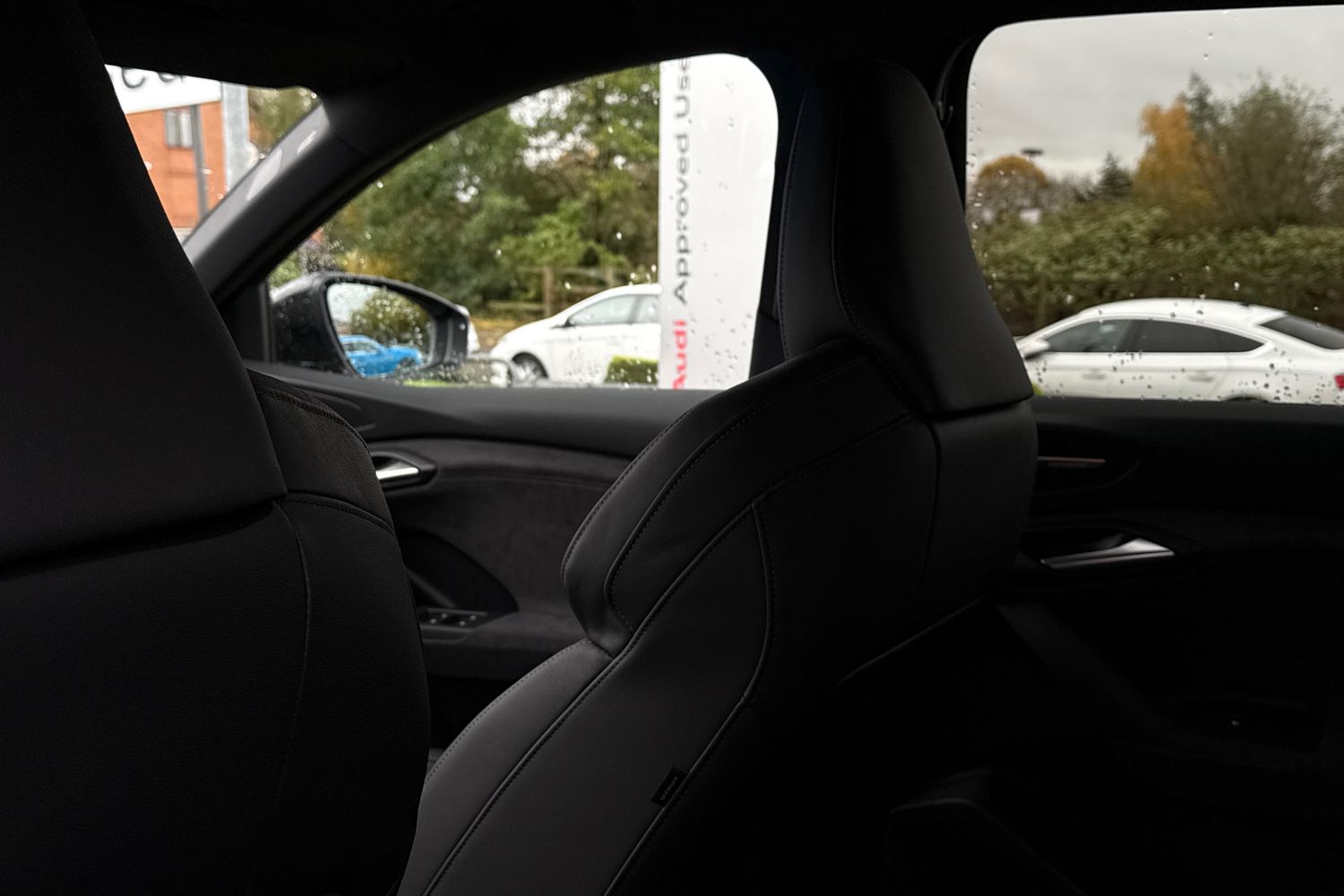 Used Audi Q6 e-tron 2025 for sale - 76654231: Photo 30