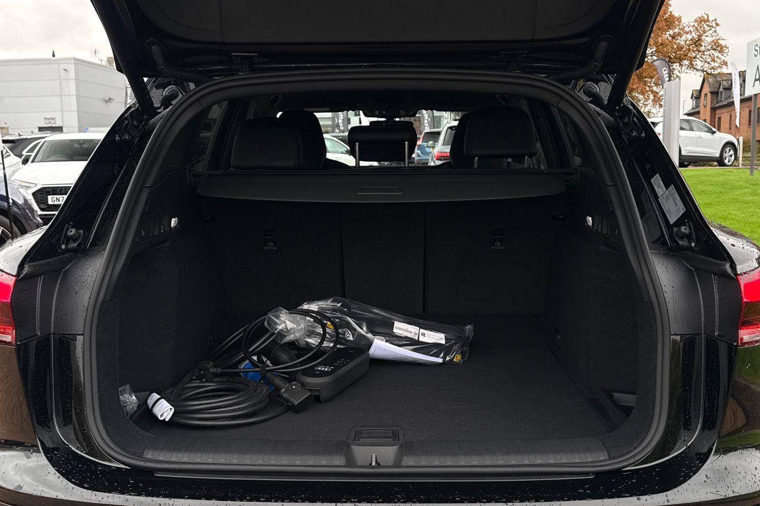 Used Audi Q6 e-tron 2025 for sale - 76654231: Photo 6