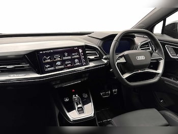 Used Audi Q4 e-tron 2025 for sale - 78532163: Photo