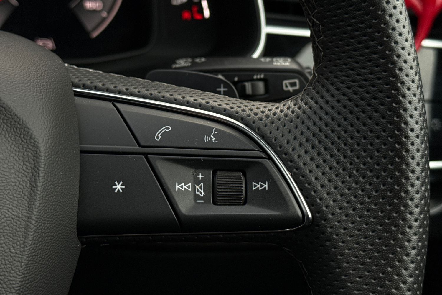 Used Audi Q8 2024 for sale - 76649228: Photo 36