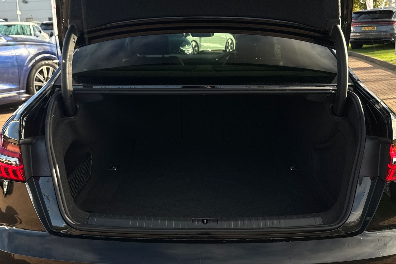 Used Audi A6 Saloon 2024 for sale - 76300015: Photo 7