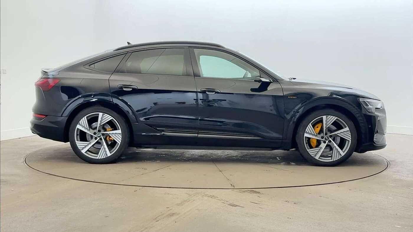 Used Audi e-tron 2022 for sale - 77451084: Photo 4