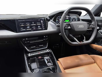 Used Audi e-tron GT 2024 for sale - 76232575: Photo 2