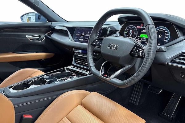 Used Audi e-tron GT 2024 for sale - 76232575: Photo 7