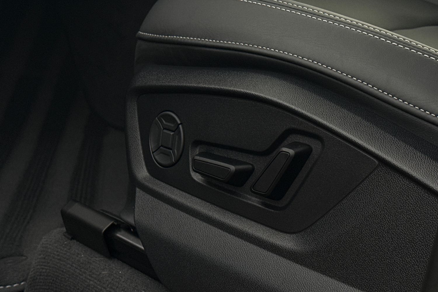 Used Audi Q8 2025 for sale - 76876025: Photo 32