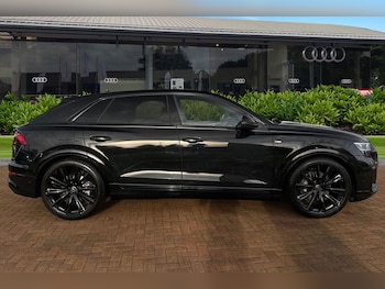 Used Audi Q8 2025 for sale - 76876025: Photo