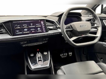 Used Audi Q4 e-tron 2024 for sale - 76300388: Photo 2