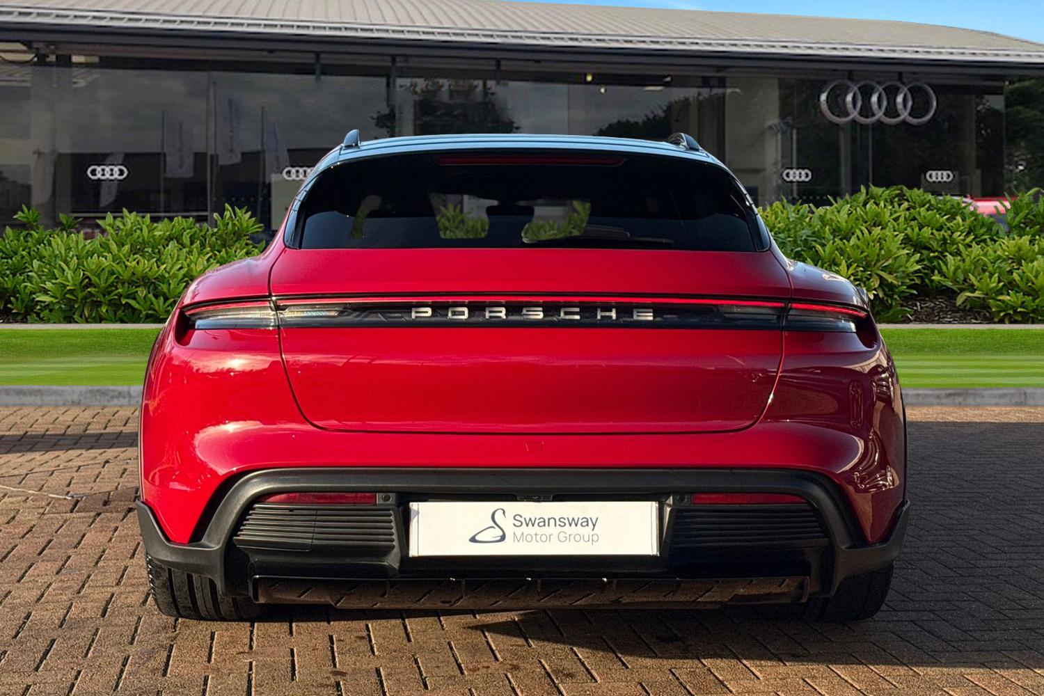 Used Porsche Taycan 2023 for sale - 76896225: Photo 4