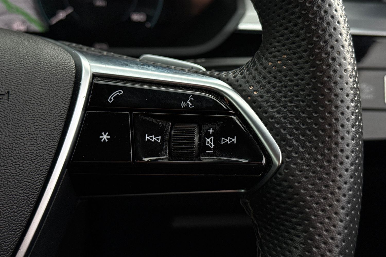 Used Audi Q8 2023 for sale - 78024722: Photo 36