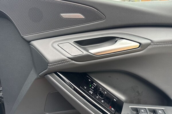 Used Audi Q6 e-tron 2025 for sale - 76232574: Photo 45