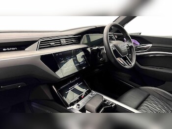 Used Audi e-tron 2022 for sale - 77680172: Photo